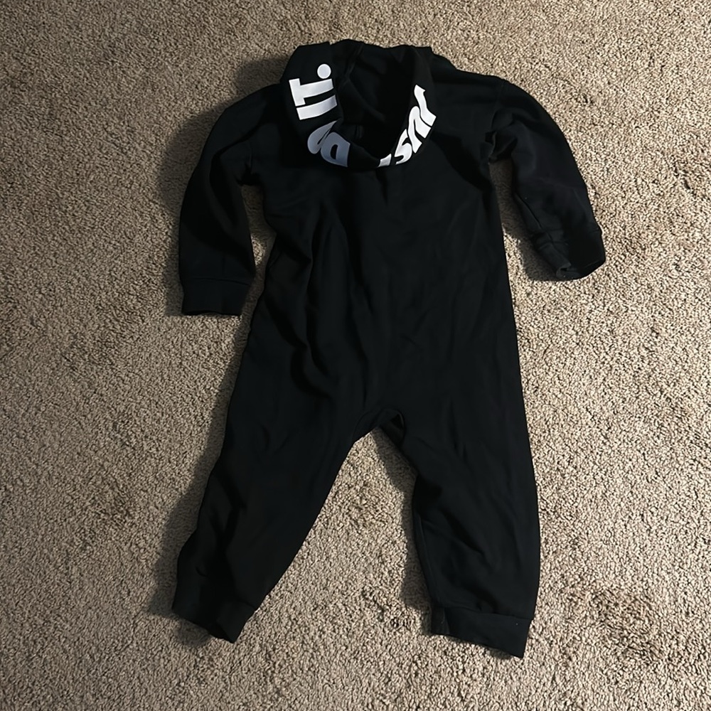 NIKE toddler zip up jumpsuit 🖤 - Picture 2 of 2
